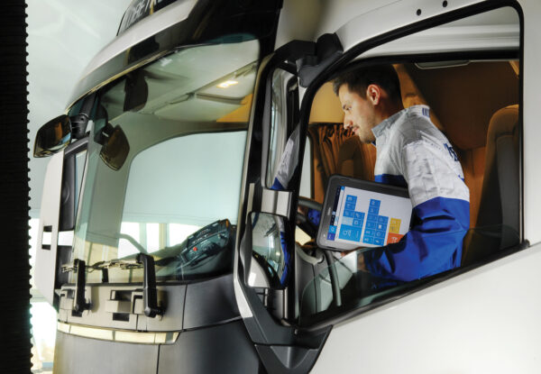 TEXA TRUCK DIAGNOSE PREMIUM TRUCK SOFTWARE NAVIGATOR TXT MULTIHUB 2 met AXONE VOICE TABLET