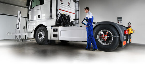 3907971 PREMION TRUCK ADAS KIT COMPLETE WITH MECHANICAL CALIBRATION SUPPORT, ACC ADJUSTMENT LASER AND CALIBRATION PANEL FOR MAN, SCANIA, IVECO DAILY AND VOLVO / RENAULT TRUCK EU6* - Afbeelding 2